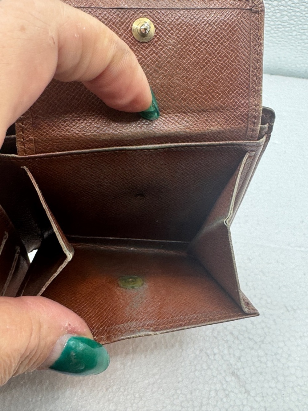 Louis Vuitton Monogram Canvas Wallet in Brown and Tan - Fair Condition - Picture 7 of 10